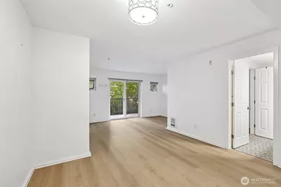 12345 Roosevelt Way NE #306, Seattle, WA 98125 - Photo 4