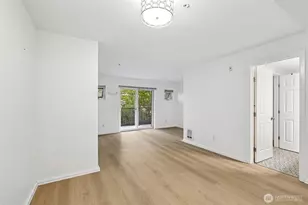 12345 Roosevelt Way NE, Seattle, WA 98125 - Photo 4