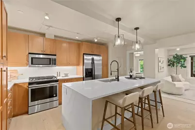 745 Bellevue Avenue E #206, Seattle, WA 98102 - Photo 8