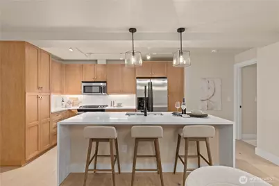 745 Bellevue Avenue E #206, Seattle, WA 98102 - Photo 10