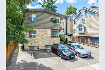 6515 5th Avenue NE, Seattle, WA 98103 - Photo 2