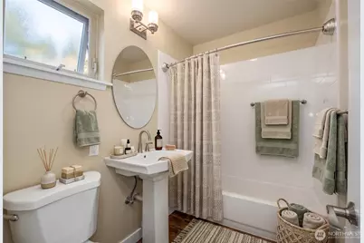 6515 5th Avenue NE, Seattle, WA 98103 - Photo 8