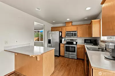 9241 Fawcett Avenue, Tacoma, WA 98444 - Photo 4