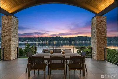 5629 Pleasure Point Lane SE, Bellevue, WA 98006 - Photo 8