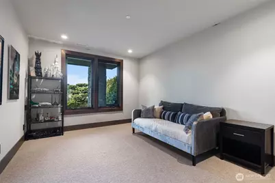5629 Pleasure Point Lane SE, Bellevue, WA 98006 - Photo 26
