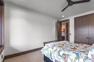5629 Pleasure Point Ln SE, Bellevue, WA 98006 - Photo 22