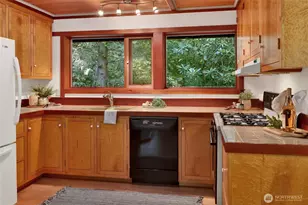 3270 Pond Ln, Bow, WA 98232 - Photo 10