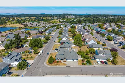 2175 SW Rock Rose Drive, Oak Harbor, WA 98277 - Photo 2