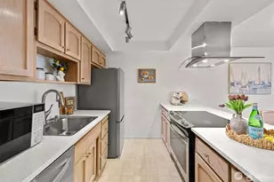 2253 Gilman Dr W, Seattle, WA 98119 - Photo 8