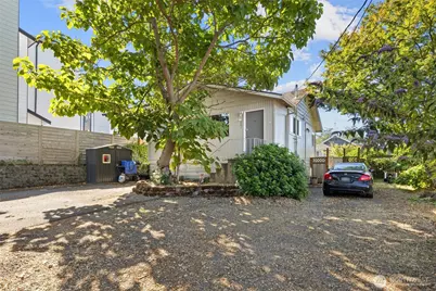 201 N 101st Street, Seattle, WA 98133 - Photo 1