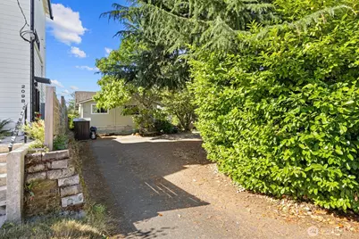 201 N 101st Street, Seattle, WA 98133 - Photo 6