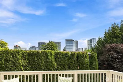 9671 Evergreen Drive, Bellevue, WA 98004 - Photo 14