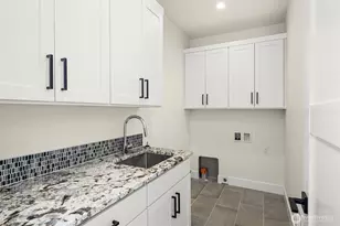 16226 E Shore Dr, Lynnwood, WA 98087 - Photo 22