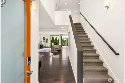 13752 Wayne Place N, Seattle, WA 98133 - Photo 2