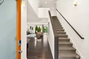 13752 Wayne Pl N, Seattle, WA 98133 - Photo 2