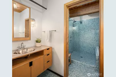 1707 Dexter Avenue N #B, Seattle, WA 98109 - Photo 20