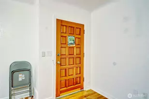 1135 E Orange Ave, Burlington, WA 98233 - Photo 2