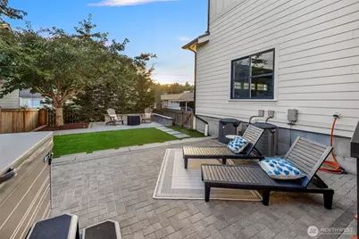 3647 33rd Avenue W, Seattle, WA 98199 - Photo 32