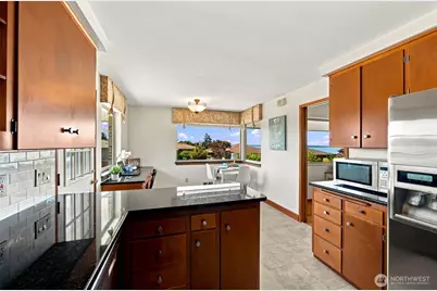 9304 23rd Avenue NW, Seattle, WA 98117 - Photo 14