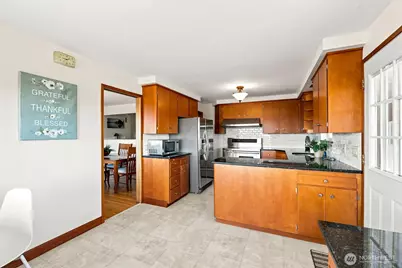 9304 23rd Avenue NW, Seattle, WA 98117 - Photo 12