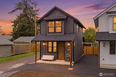 2815 25th Street #C, Everett, WA 98201 - Photo 2