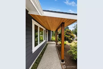 12404 95th Place NE, Kirkland, WA 98034 - Photo 2