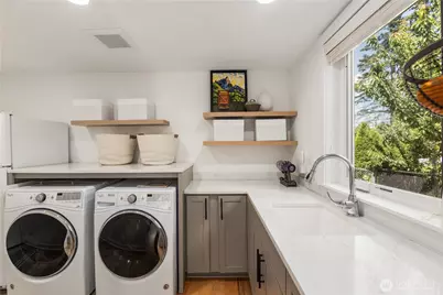 12404 95th Place NE, Kirkland, WA 98034 - Photo 18