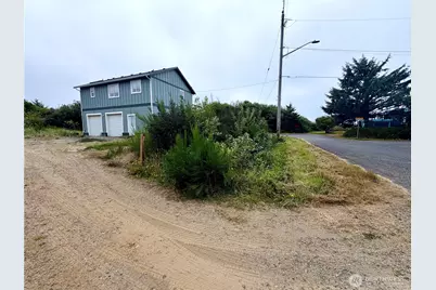 33 4th Avenue, Ocean Shores, WA 98569 - Photo 32