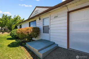 2221 Ashland Ave, East Wenatchee, WA 98802 - Photo 2
