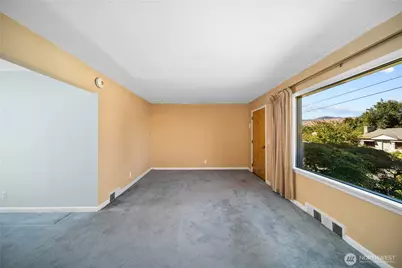 2221 Ashland Ave, East Wenatchee, WA 98802 - Photo 4