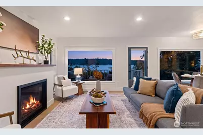 11728 Riviera Place NE, Seattle, WA 98125 - Photo 4