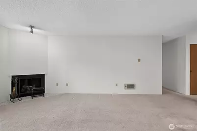 1740 NE 86th Street #101, Seattle, WA 98115 - Photo 14