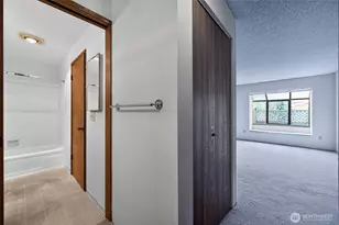 1740 NE 86th St, Seattle, WA 98115 - Photo 20