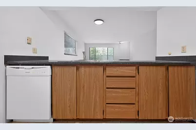 1740 NE 86th Street #101, Seattle, WA 98115 - Photo 6