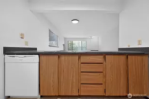 1740 NE 86th St, Seattle, WA 98115 - Photo 6