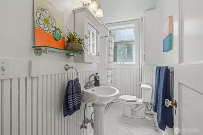 1808 Bigelow Avenue N #101B, Seattle, WA 98109 - Photo 14