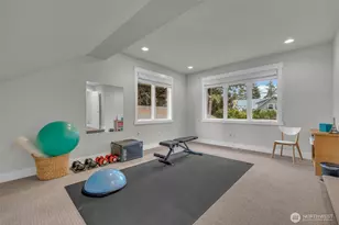 9845 NE 22nd St, Bellevue, WA 98004 - Photo 32