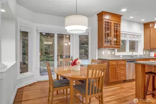 9845 NE 22nd St, Bellevue, WA 98004 - Photo 14