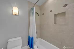 9845 NE 22nd St, Bellevue, WA 98004 - Photo 30
