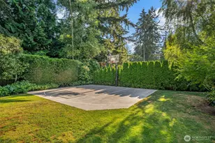 9845 NE 22nd St, Bellevue, WA 98004 - Photo 38