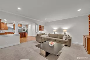 9845 NE 22nd St, Bellevue, WA 98004 - Photo 16