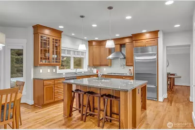 9845 NE 22nd Street, Bellevue, WA 98004 - Photo 10