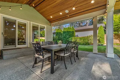 9845 NE 22nd Street, Bellevue, WA 98004 - Photo 36