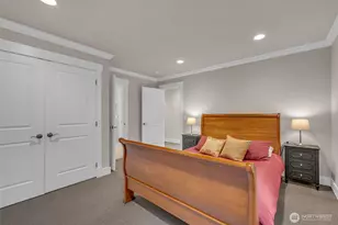 9845 NE 22nd St, Bellevue, WA 98004 - Photo 28