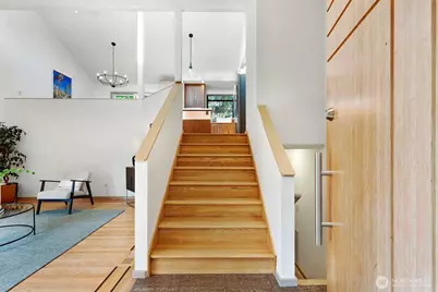 9559 45th Avenue NE, Seattle, WA 98115 - Photo 2