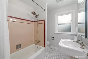 2745 NE 89th St, Seattle, WA 98115 - Photo 10