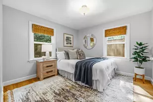 2745 NE 89th St, Seattle, WA 98115 - Photo 8
