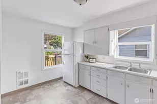 1217 7th Ave, Longview, WA 98632 - Photo 8