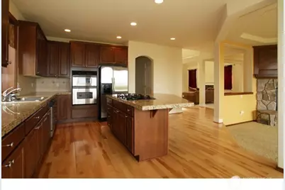 2471 34th Avenue NE, Issaquah, WA 98029 - Photo 2