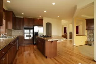 2471 34th Ave NE, Issaquah, WA 98029 - Photo 2